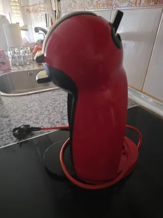 Cafetera Dolce Gusto Roja