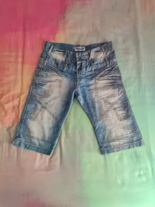 Vaqueros pirata cortos desgastados