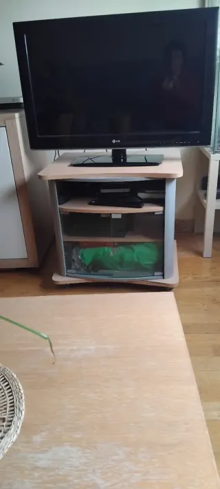 Mueble TV madera, cristal y metal