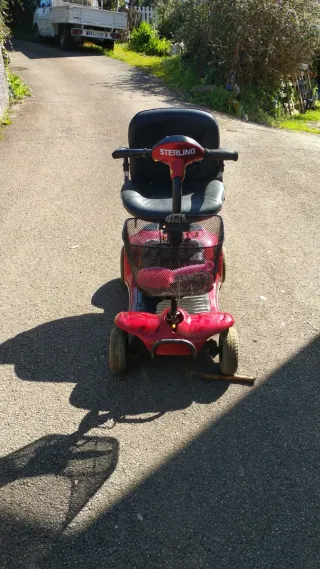 Silla de ruedas eléctrica roja Scooter electrico
