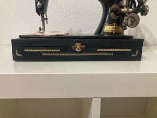 Máquina de Coser Singer Antigua Adorno