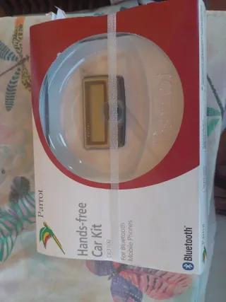 Manos libres coche modelo CK3100 Parrot nuevo