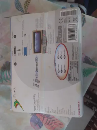 Manos libres coche modelo CK3100 Parrot nuevo