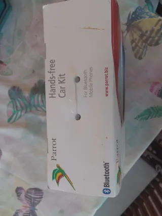 Manos libres coche modelo CK3100 Parrot nuevo