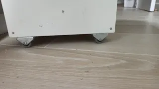 Mueble auxiliar blanco con 3 cajones