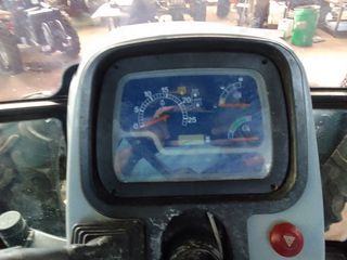 Tractor New Holland T5050 con Cabina