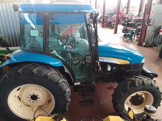 Tractor New Holland T5050 con Cabina