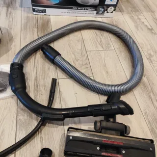 Aspiradora Rowenta City Space Cyclonic sin bolsa