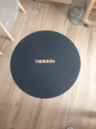 Mesa auxiliar redonda negra Ikea