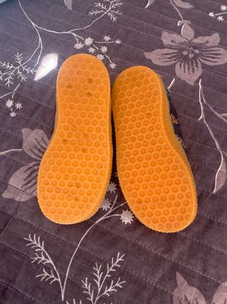 Zapatillas Adidas Bebé talla 23.