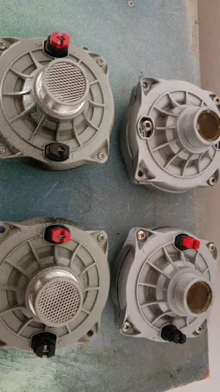 4 Trompetas de 1 pulgada