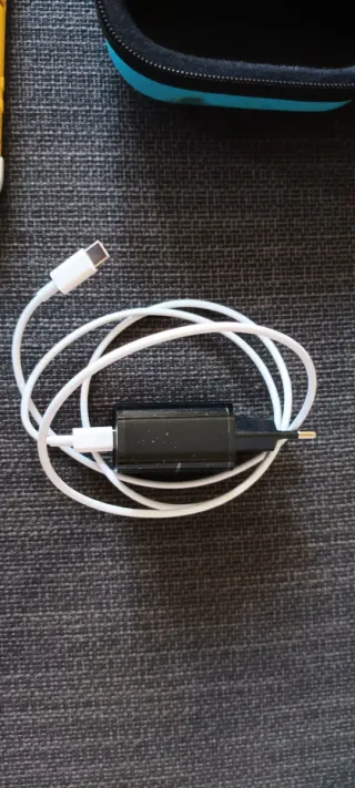 Nintendo Switch Lite Amarilla + Accesorios