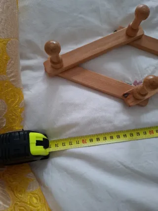 Perchero de madera expandible