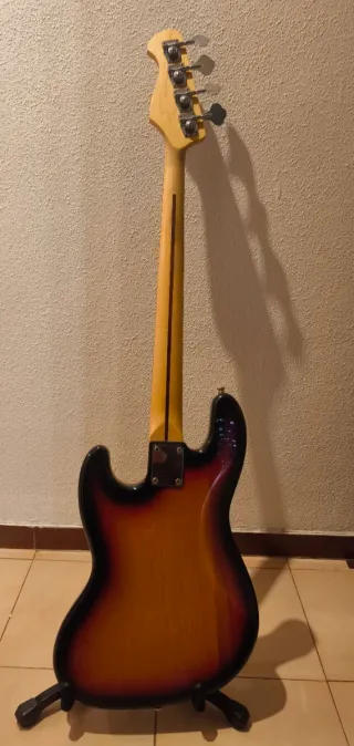 Bajo Fretless Harley Benton Sunburst