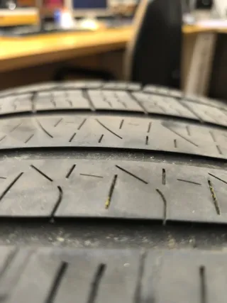 Neumático Pirelli 265/40 R22 106Y