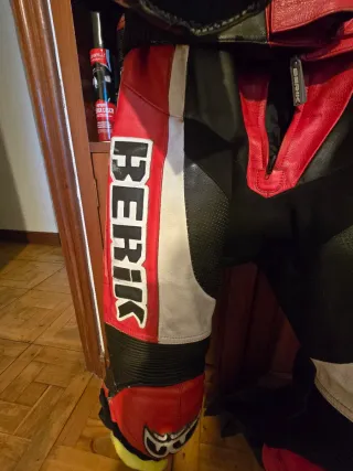 Mono de cuero Berik deportivo