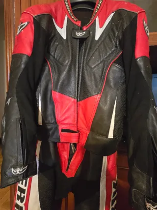 Mono de cuero Berik deportivo