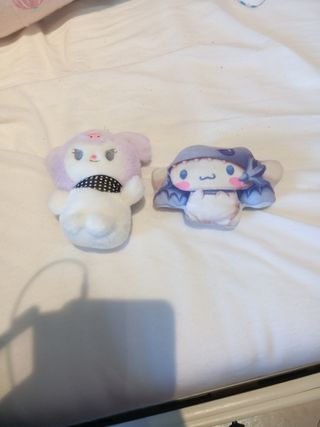 Peluches Sanrio My Melody y Cinnamoroll