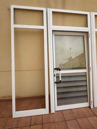 Estructura aluminio con puerta y fijos