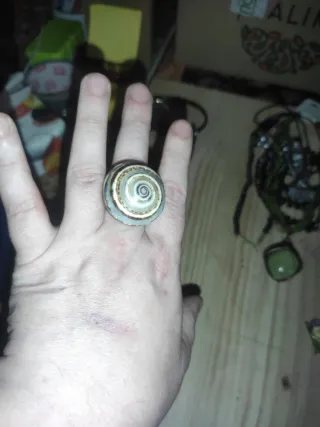 Anillo con diseño espiral