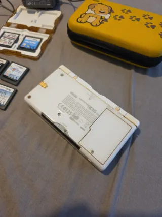Nintendo DS Lite Blanca + 6 Juegos