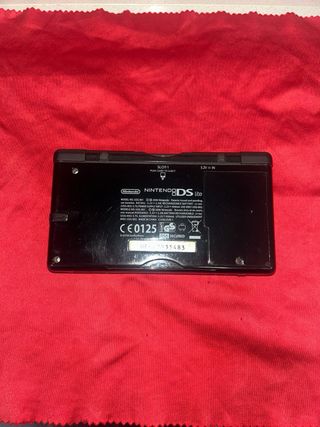 Nintendo DS Lite nera + caricabatterie | in buone condizioni