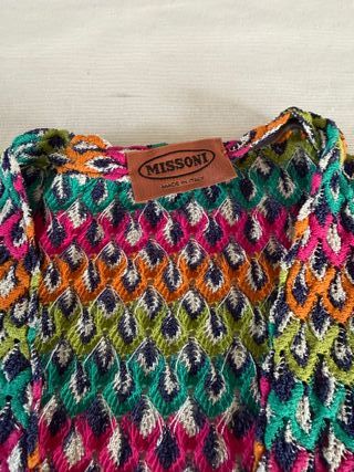 Cardigan Missoni con un vibrante design anni '80