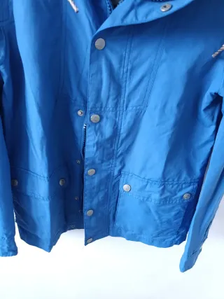 Chubasquero Pull&Bear azul