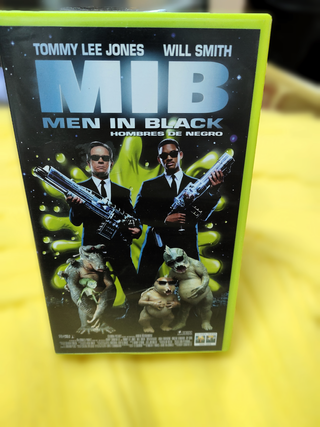 Lote 4 VHS: Blade, Jumanji, MIB, Cyborg Cop