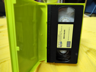 Lote 4 VHS: Blade, Jumanji, MIB, Cyborg Cop