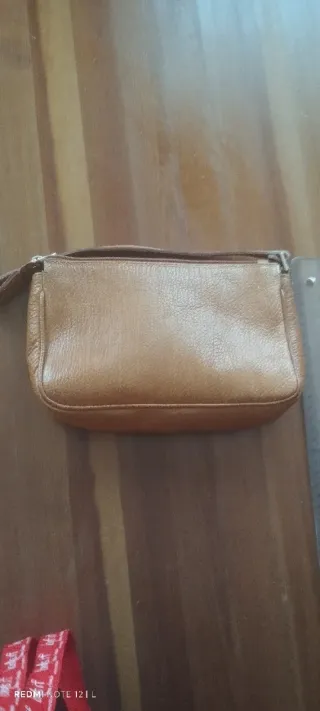Bolso de piel marrón