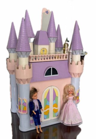 Lote,que incluye Castillo,Cenicienta y Principe
