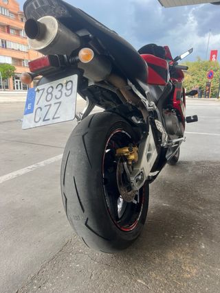 Honda CBR 600RR 2004 Roja 27.000kms