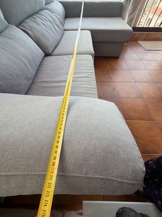 Sofá cheslong gris tela