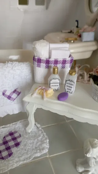 Set Bagno Dollhouse 1:12 Lavanda (7 pezzi)