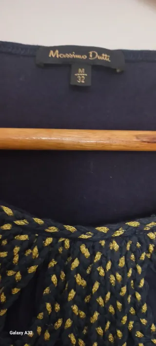 Camiseta Massimo Dutti bordada. Talla M.
