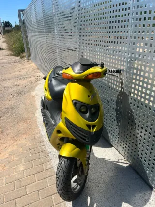 Suzuki Katana 49cc Amarillo