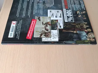 2 Guías Resident Evil 5 y resident outbreak