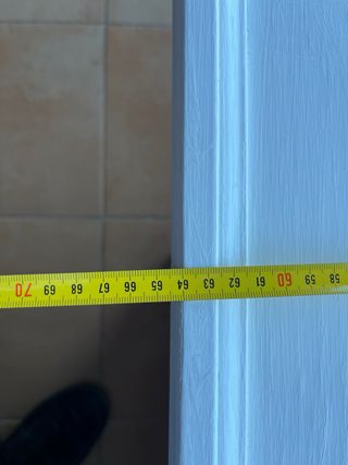 Mesa de madera maciza blanca