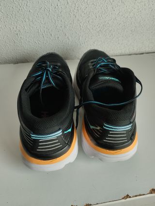 Zapatilla Hoka Bondi 7 Negra Naranja