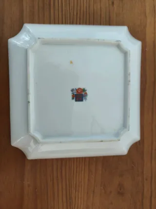 Prato em Porcelana Chinesa com Flores