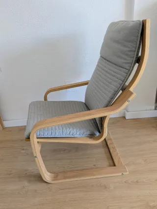 Sillón Poäng madera y tela gris
