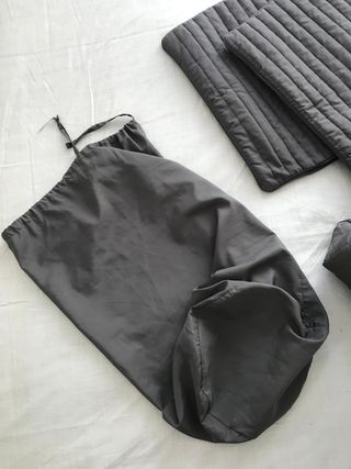 COLCHA reversible + 2 cojín KARIT IKEA gris 260cm.