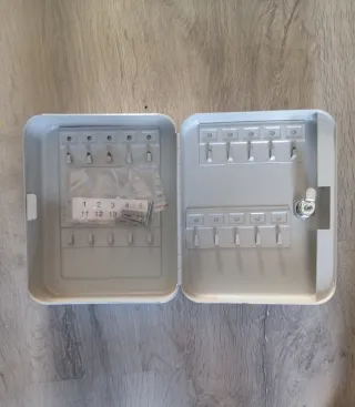 Armario para llaves metálico