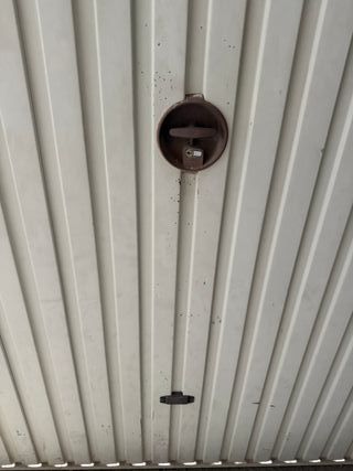 Portón metálico para garaje