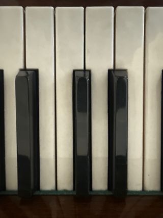 Piano CHERNY madera oscura