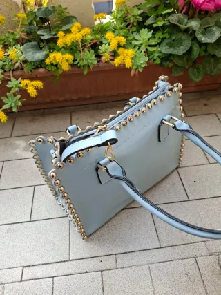 Borsetta donna con borchie oro con tracolla