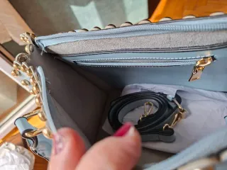 Borsetta donna con borchie oro con tracolla