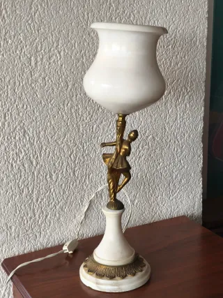 Lámpara de mármol antigua