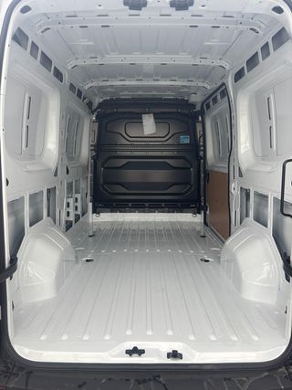 Nissan Interstar 2025